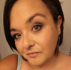 Meet your Posher, Shellie